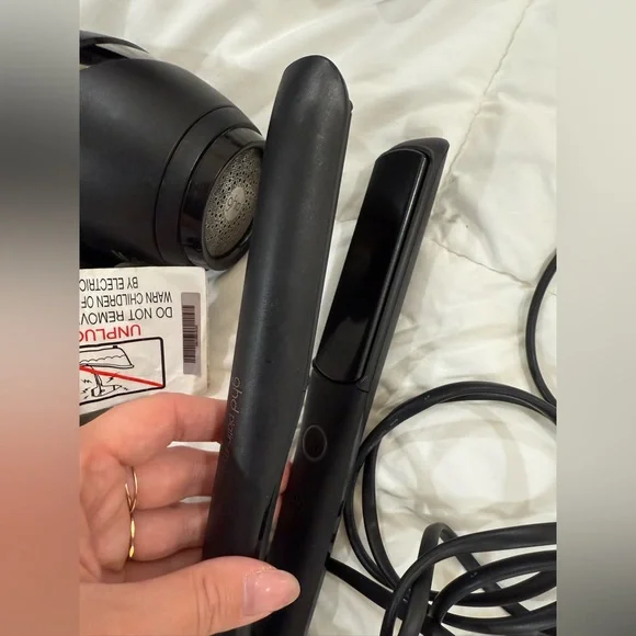 ghd Black Styling Set with Hair Dryer and Straightener and styling bag - Picture 2 of 6